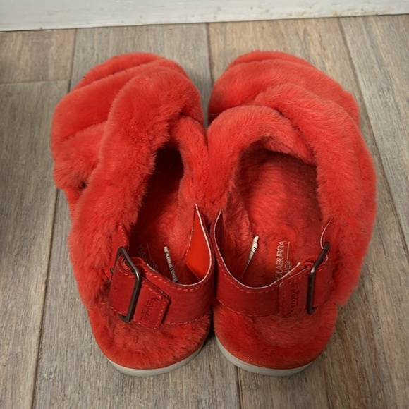 Koolaburra by UGG Women's Fuzz-ee Flat Sandal Slide 1117190 Feista red Size 6 - Picture 2 of 9
